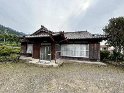 Spacious 7DK House in Shikokuchuo City - 766m² Corner Plot — Image 1, Shikokuchuo, Ehime