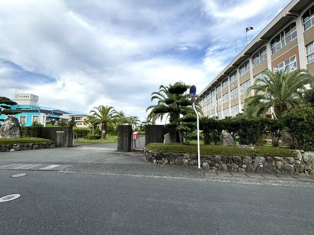 Charming 5DK House in Ozu City, Ehime Prefecture - Thumbnail 2