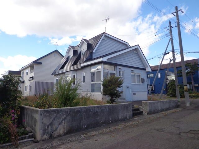 4LDK Detached House for Rent in Iwamizawa, Hokkaido - Thumbnail 2