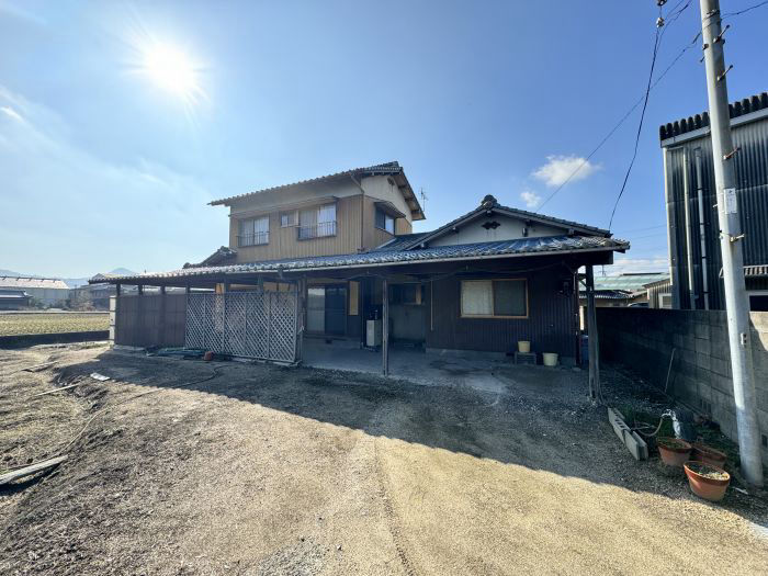 Spacious 7DK House with Agricultural Land in Marugame - Thumbnail 3