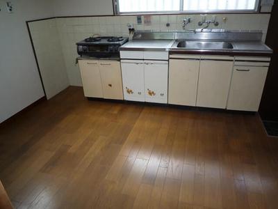 Traditional 4DK House in Yatayama, Yamatokoriyama - 128m² Plot — Image 3, Yamatokoriyama, Nara