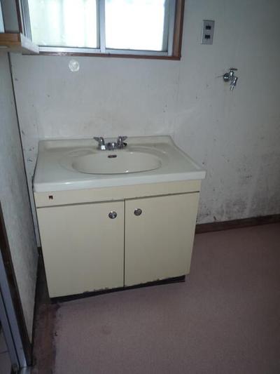 Traditional 4DK House in Yatayama, Yamatokoriyama - 128m² Plot — Image 1, Yamatokoriyama, Nara