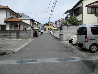 Spacious 4SLDK House with Sunroom in Fuji City's Nakano District — Image 3, Fuji, Shizuoka