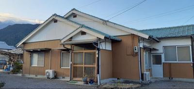 Traditional 4DK House with Large Land Plot in Ōizu, Niihama — Image 1, Niihama, Ehime