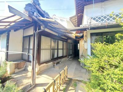 1912 8DK House in Asakuchi with Land — Image 2, Asakuchi, Okayama