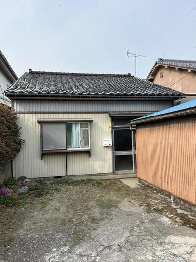 Spacious Single-Story House with Large Garden in Takaoka — Image 1, Takaoka, Toyama