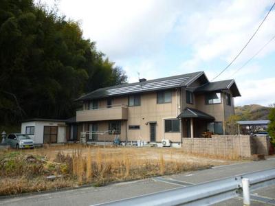 Spacious 6LDK House in Etajima City with Solar Power — Image 1, Etajima, Hiroshima
