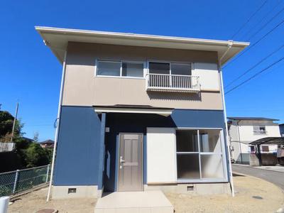 Renovated 3LDK House with 5 Parking Spaces in Shikokuchuo — Image 1, Shikokuchuo, Ehime