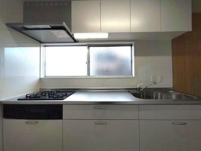 Renovated 3LDK House with 5 Parking Spaces in Shikokuchuo — Image 2, Shikokuchuo, Ehime