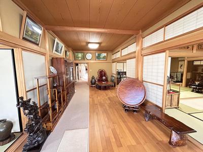 Spacious 10DK House in Tsukecho, Nakatsugawa - 251sqm Living Space — Image 3, Nakatsugawa, Gifu