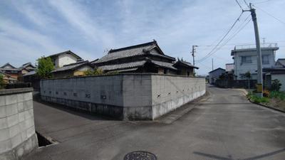 Traditional Single-Story Home with Large Land in Tadotsu, Kagawa — Image 1, Tadotsu, Kagawa