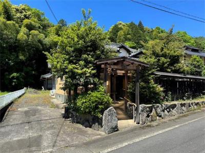 Historic 5SLDK House in Maizuru - 423m² Plot with Mountain Views — Image 1, Maizuru, Kyoto