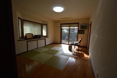 Spacious 5LDK House in Yukuhashi with Large Land Plot — Image 2, Yukuhashi, Fukuoka