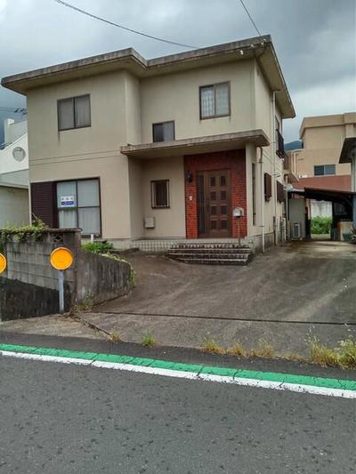 7DK Concrete Home for Sale in Peaceful Shikokuchuo Location — Image 1, Shikokuchuo, Ehime