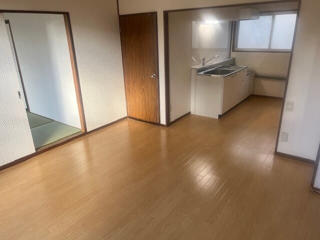 2DK Apartment for Rent in Sapporo Higashi Ward, Hokkaido - Thumbnail 4
