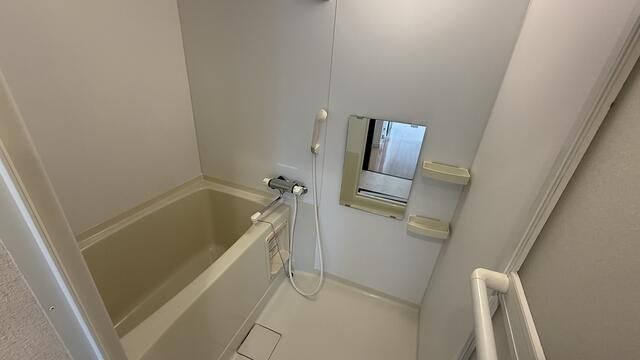 1SLDK Apartment with Loft near Motomachi Station, Sapporo - Thumbnail 4