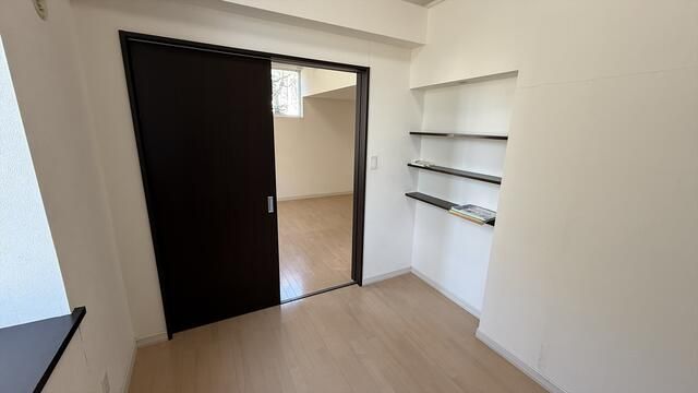 1SLDK Apartment with Loft near Motomachi Station, Sapporo - Thumbnail 3