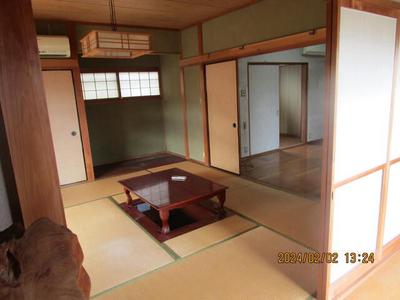 Spacious 7LDK House in Tondabayashi, 455m² Plot, 3+ Parking Spaces — Image 4, Tondabayashi, Osaka