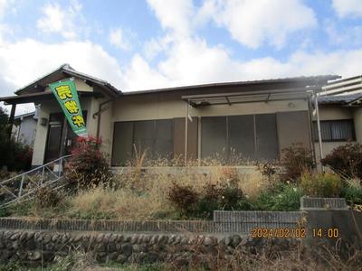 Spacious 7LDK House in Tondabayashi, 455m² Plot, 3+ Parking Spaces — Image 1, Tondabayashi, Osaka