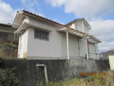 Spacious 7LDK House in Tondabayashi, 455m² Plot, 3+ Parking Spaces — Image 1, Tondabayashi, Osaka