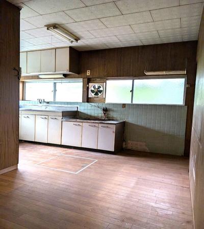 Traditional 7DK House in Nanbu Town, Tottori - Mountain Views — Image 4, Nanbu, Tottori