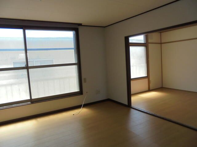 2DK Apartment for Rent in Obihiro, Hokkaido - Pet Friendly, No Key Money - Thumbnail 4