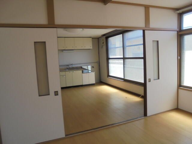 2DK Apartment for Rent in Obihiro, Hokkaido - Pet Friendly, No Key Money - Thumbnail 2
