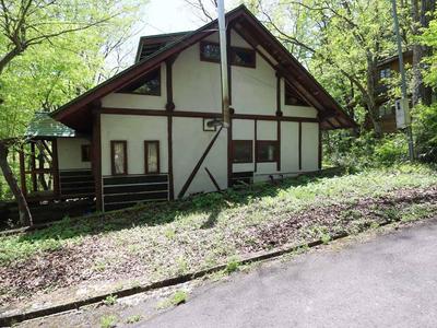 Vacation Home in Hiruzen Nishikayabe with Large Land Plot — Image 2, Maniwa, Okayama