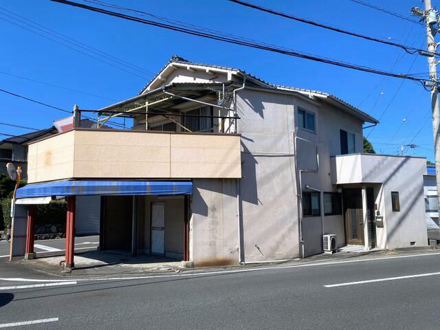 Spacious 4LDK House in Matsuyama - Thumbnail 3