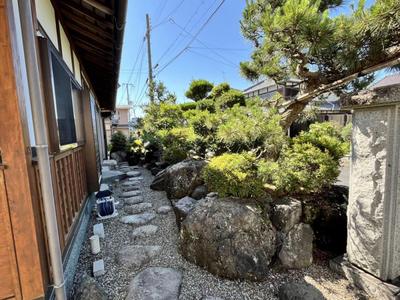 [Hatomark Site] 7DK Used Detached House in Futano-tsuji 2-chome, Higashiomi City, Shiga Prefecture — Image 3, Higashiomi, Shiga