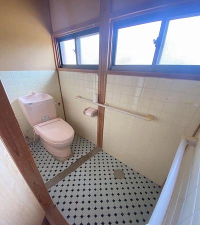 Spacious 7DK House in Uto City with Large Land Plot — Image 2, Uto, Kumamoto