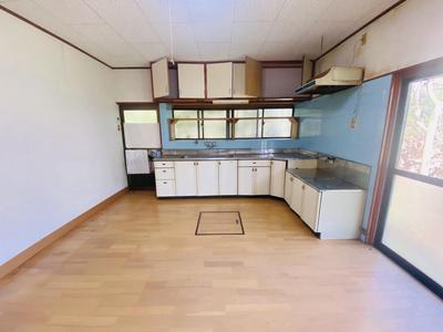 Spacious 7DK House in Uto City with Large Land Plot — Image 4, Uto, Kumamoto