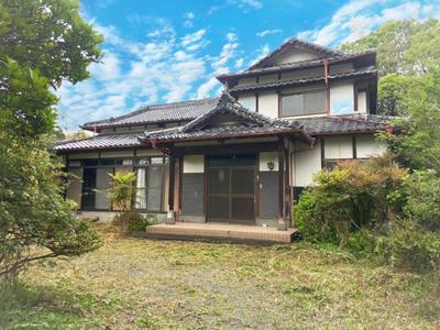 Spacious 7DK House in Uto City with Large Land Plot — Image 1, Uto, Kumamoto