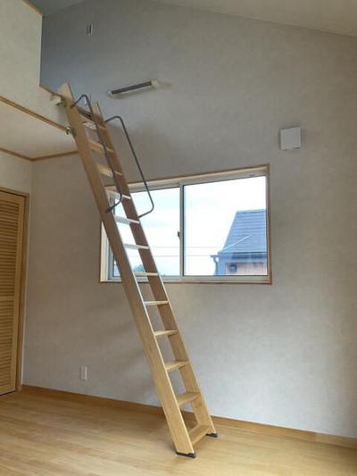 Modern 2LDK House in Tarui with Fireplace and Loft Spaces — Image 4, Tarui, Gifu