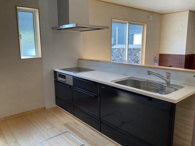 Modern 2LDK House in Tarui with Fireplace and Loft Spaces — Image 3, Tarui, Gifu