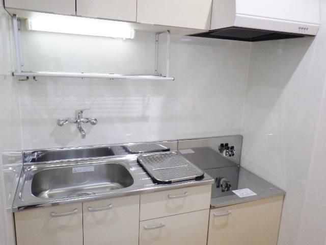 Renovated 1LDK Apartment for Rent near Nishi 18-chome Station, Sapporo - Image 1