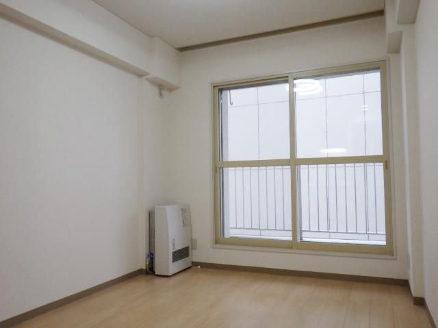 Renovated 1LDK Apartment for Rent near Nishi 18-chome Station, Sapporo - Thumbnail 3