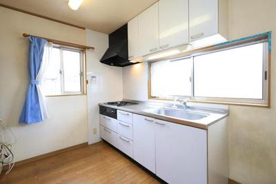 3-Story Home in Shimizu Ward - 3LDK with Multiple Parking Spaces — Image 2, Shimizu, Shizuoka