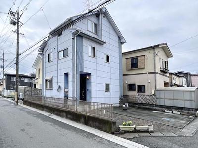 3-Story Home in Shimizu Ward - 3LDK with Multiple Parking Spaces — Image 1, Shimizu, Shizuoka
