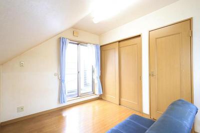 3-Story Home in Shimizu Ward - 3LDK with Multiple Parking Spaces — Image 3, Shimizu, Shizuoka