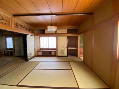 Spacious 10DK House in Nakayama with Large Garden — Image 4, Nakayama, Yamagata