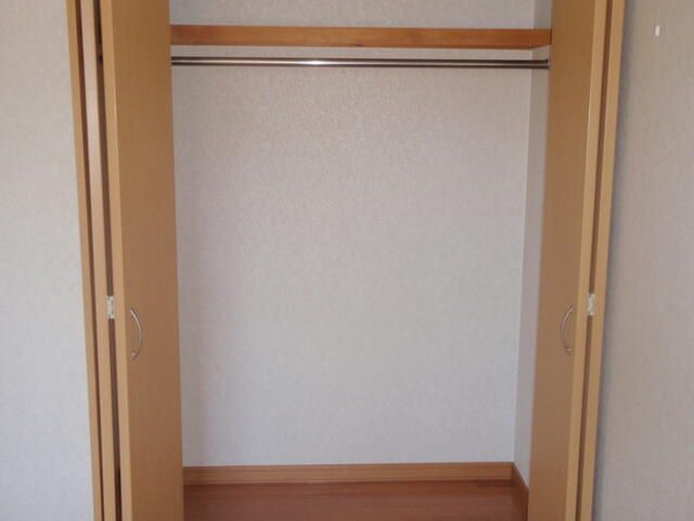 1LDK Apartment for Rent in Sapporo Higashi Ward, Near Asobushi Station - Thumbnail 4