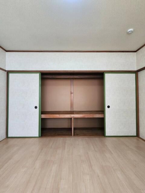 Pet-Friendly 2LDK Apartment for Rent in Date, Hokkaido - Thumbnail 3