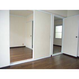 2LDK Apartment for Rent near Maruyama Koen Station, Sapporo - Thumbnail 3