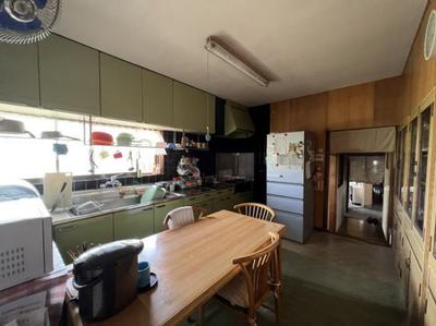 Spacious 6DK House with Large Land in Sakaide Fuchu-cho — Image 4, Sakaide, Kagawa