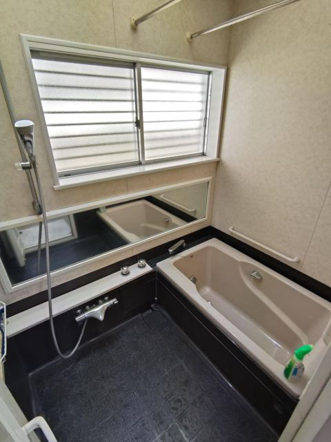 Spacious 4SLDK House in Fukuoka's Minami Ward - Thumbnail 2
