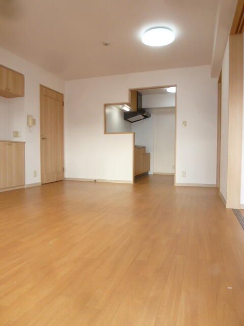 3LDK Apartment for Rent in Kitano, Sapporo - 71.56 sqm - Thumbnail 2