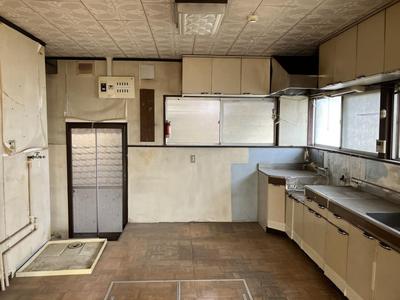 Spacious 6DK House in Sano City with Large Land Plot — Image 3, Sano, Tochigi