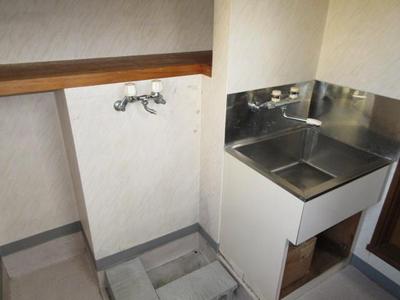 Spacious 9LDK House with Commercial Potential in Odate City — Image 4, Odate, Akita