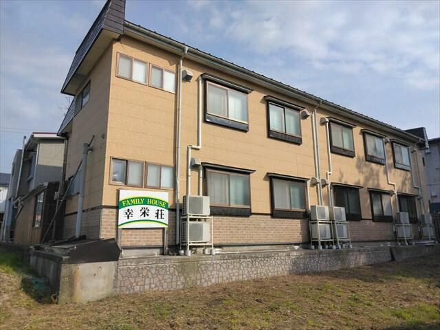 Spacious 1986 House in Aomori with Mountain Views - Thumbnail 2